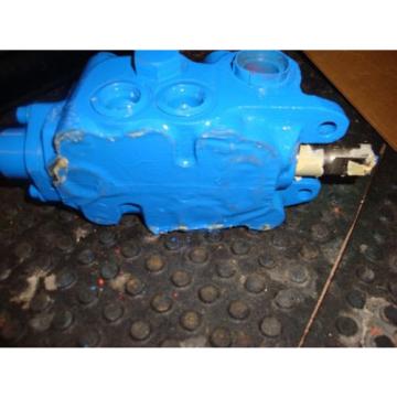 VICKERS SINGLE SPOOL CONTROL VALVE # 406110 FREE SHIPPING