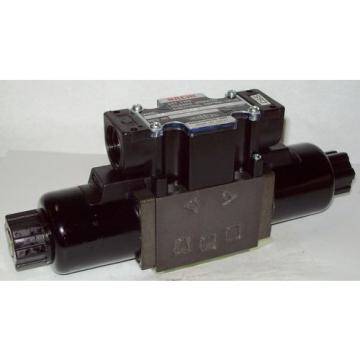 Nachi D03 4 Way 4/3 Hydraulic Solenoid Valve i/w Vickers DG4V-3-8C-WL-H 24 VDC