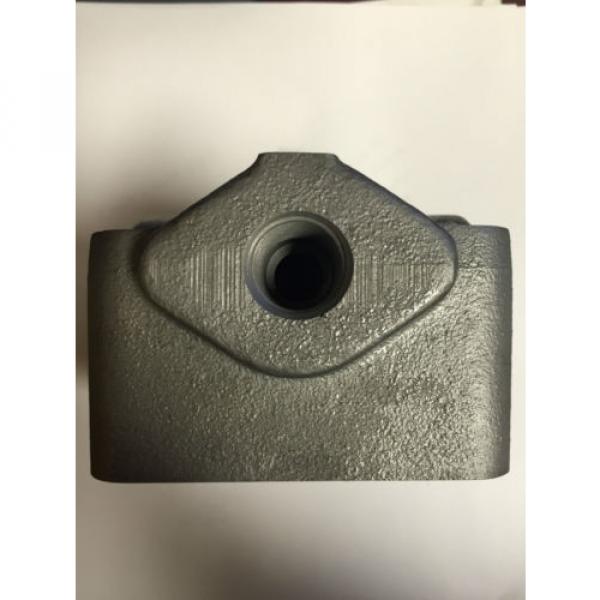 Vickers - Part  313657 Cover for Vane Type Single Pump V20-P #4 image