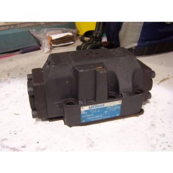 Origin VICKERS DG5S-8-2A-E-M-FW-B5-30 HYDRAULUIC DIRECTIONAL VALVE 3000 PSI #1 image