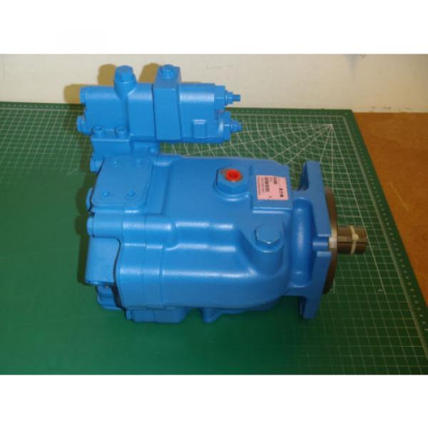 VICKERS/EATON Piston Pump, 692925   98B #1 image