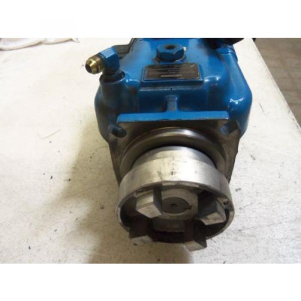 VICKERS 877435 VALVE USED #3 image