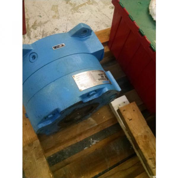 Vickers MHT hydraulic motor for Van Dorn Injection Molding Machine #1 image