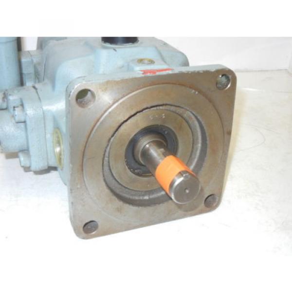 NACHI VDC-12B-1A5-1A3-20 Origin VARIABLE VANE PUMP VDC12B1A51A320 #4 image